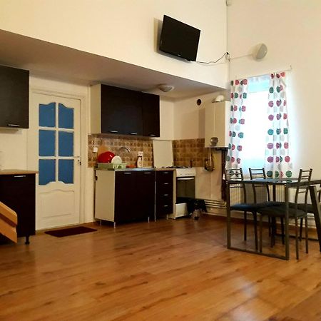 Canadian House Sărata-Monteoru Стая снимка